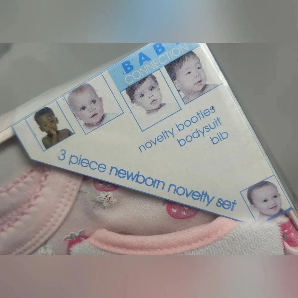 Vintage Baby Connection 3 Piece Newborn Girls Novelty Set Bib Onesie Booties NIB